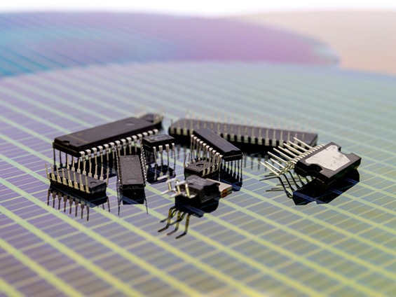 Backend circuit manufacturing